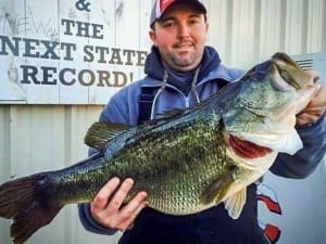 TF&G - HANDLING A LARGE BASS