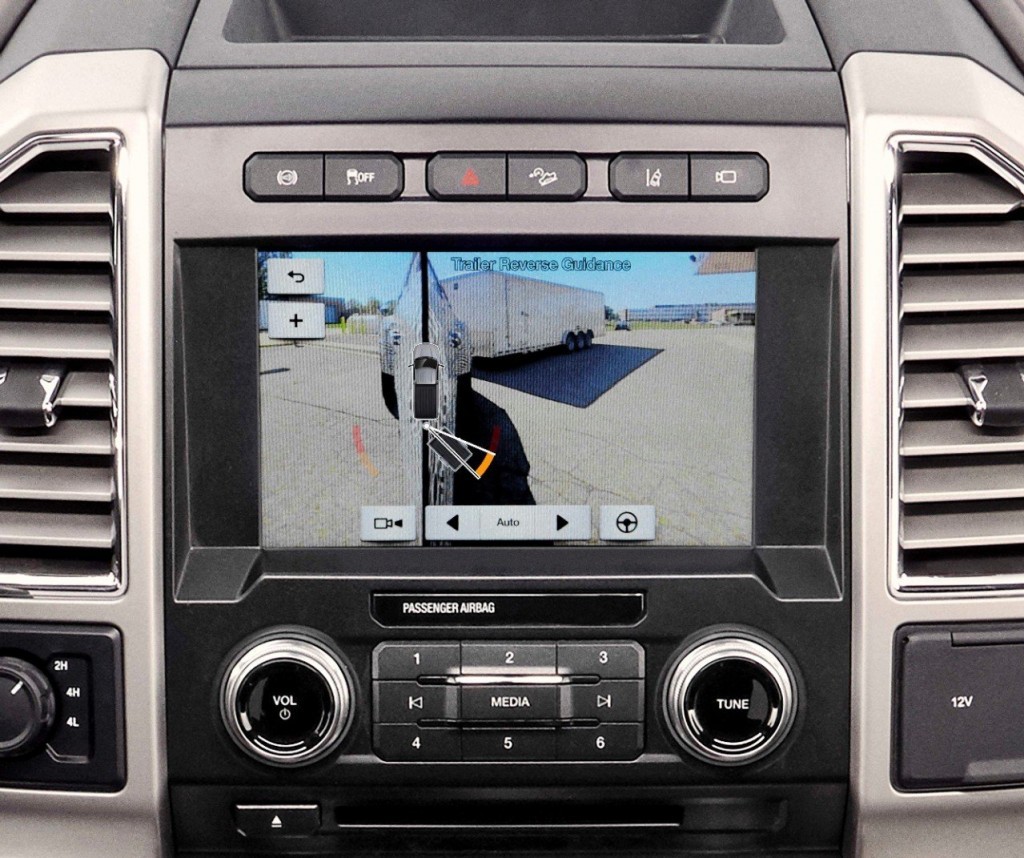 17-ford-super-duty-trailer-reverse-guidance