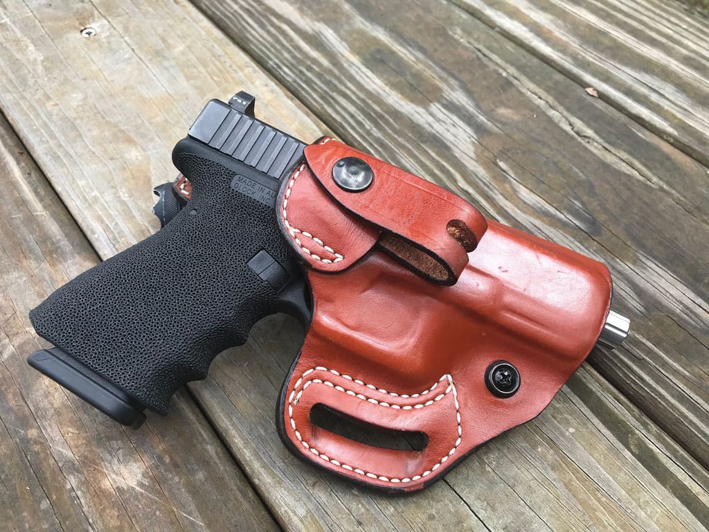 The DeSantis Osprey conveniently allows for both Inside-the-Wasteband (IWB) or Outside-the-Wasteband (OWB) carry.