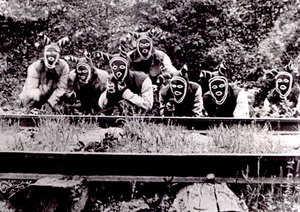 This historical photo of MIssouri’s infamous “Baldknobbers” shows strange and potentially dangerous people have always used the great outdoors as a place for their activities. They were supposedly vigilantes that helped carry out ‘justice” but would you like running into someone dressed like this?